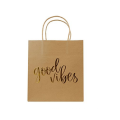 Sacos de papel luxuosos do presente dos sacos de papel de Kraft do saco de compras com projeto personalizado ouro